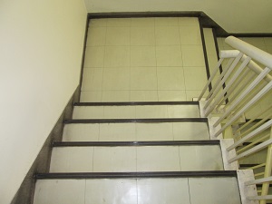 戸田クリーン階段剥離清掃後写真２